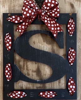 Rectangle Frame Letter with Holes for Ribbon 17"x20"